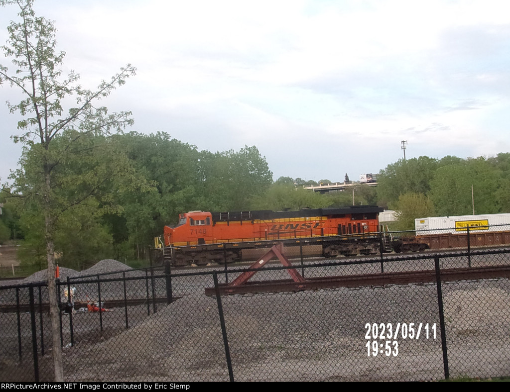 BNSF 7148